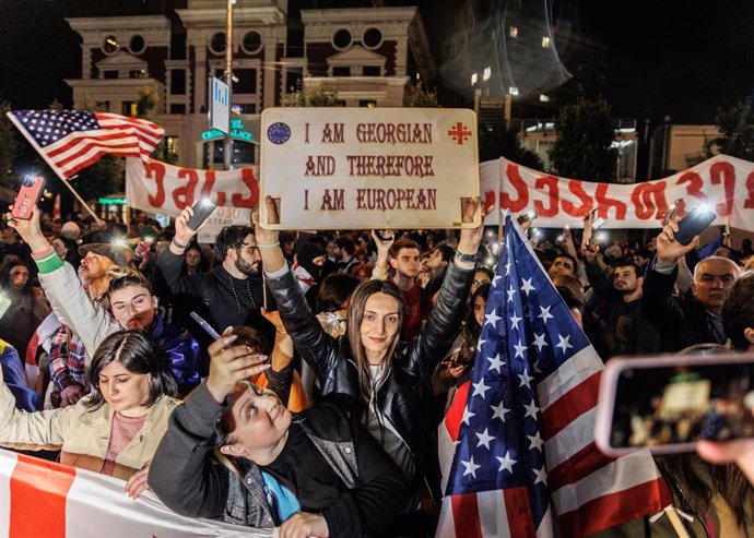 Protesta en París por la ley de agentes extranjeros de Georgia