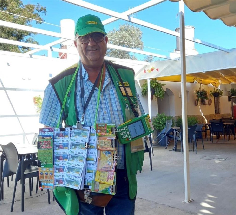 Antonio Infante, vendedor de la ONCE en Vejer.