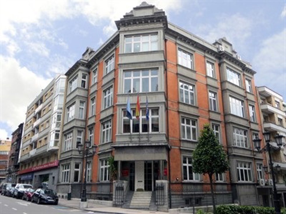 Archivo - Edificio central de la Cámara de Comercio de Oviedo.