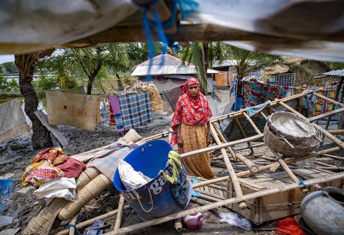 Afectados por el ciclón 'Remal' en Bangladesh.