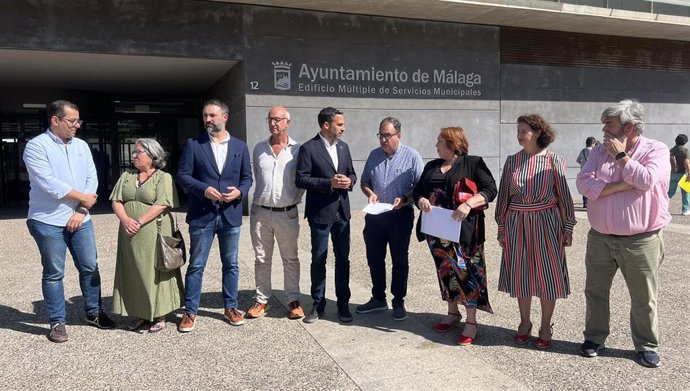 El portavoz municipal del PSOE, Daniel Pérez, en una rueda de prensa