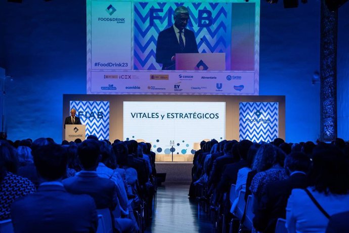 Archivo - El presidente de la Federación Española de Industrias de Alimentación y Bebidas (FIAB), Ignacio Silva, interviene durante la inauguración del Food & Drink Summit 2023,