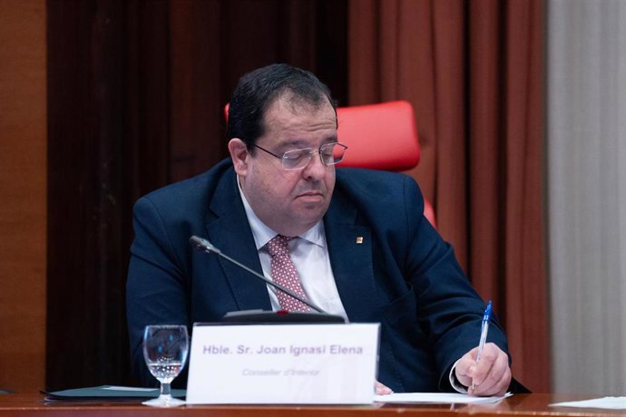 Archivo - El conseller de Interior, Joan Ignasi Elena, en una imagen de archivo