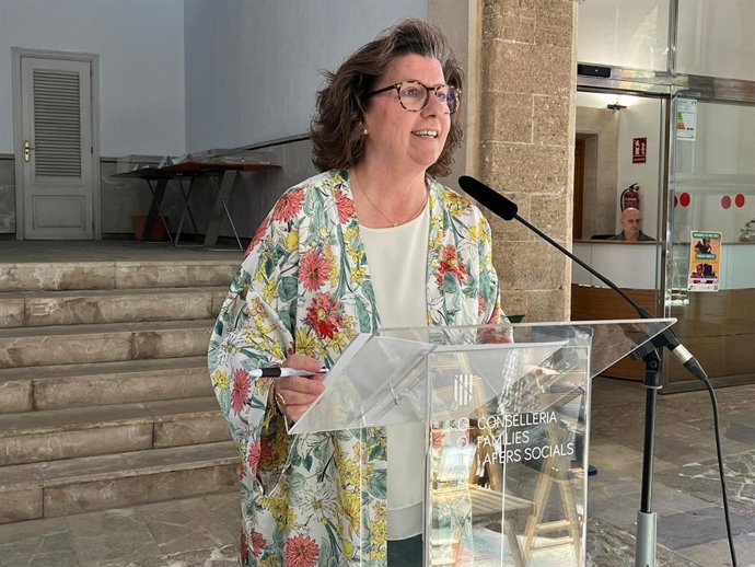 La consellera de Familia y Asuntos Sociales, Catalina Cirer.