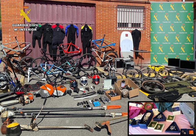 Material intervenido por la Guardia Civil en robos de almacenes y trasteros en Solórzano, Limpias y Santoña