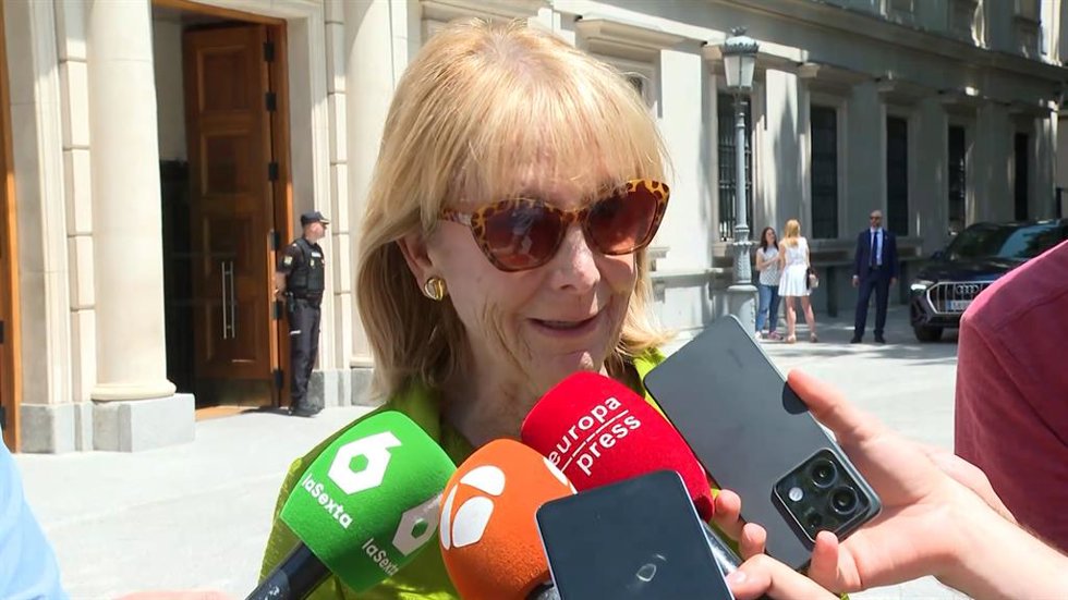 Esperanza Aguirre apuesta por citar a Sánchez en la comisión del Senado antes de