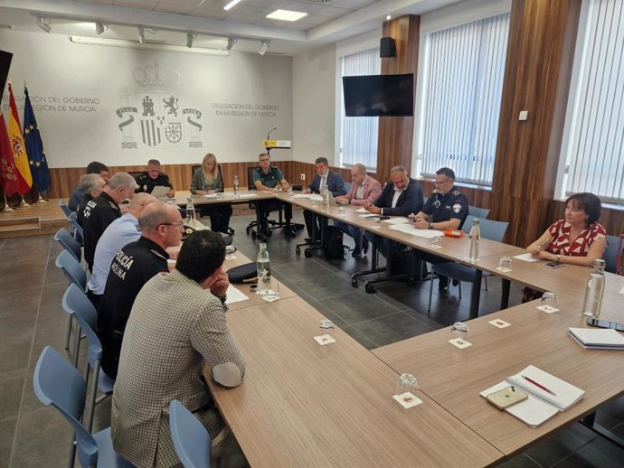 La delegada del Gobierno en la Región, Mariola Guevara, preside la Junta Provincial de Seguridad