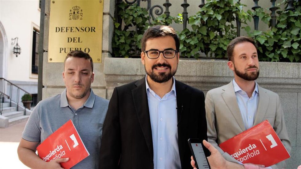 El líder de Izquierda Española y cabeza de lista del partido a las elecciones europeas, Guillermo del Valle, solicita al Defensor del Pueblo que interponga un recurso de inconstitucionalidad contra la Ley de Amnistía, a 3 de junio de 2024 en MADRID
