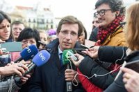 Almeida defiende que se ha "doblado" presupuesto para ayudar a víctimas de violencia de género con un 40% más de plazas