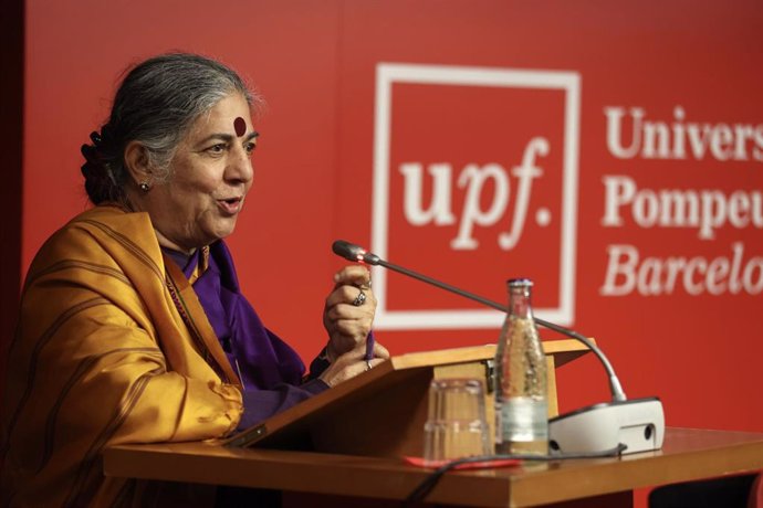 La UPF inviste doctora Honoris causa a la activista Vandana Shiva