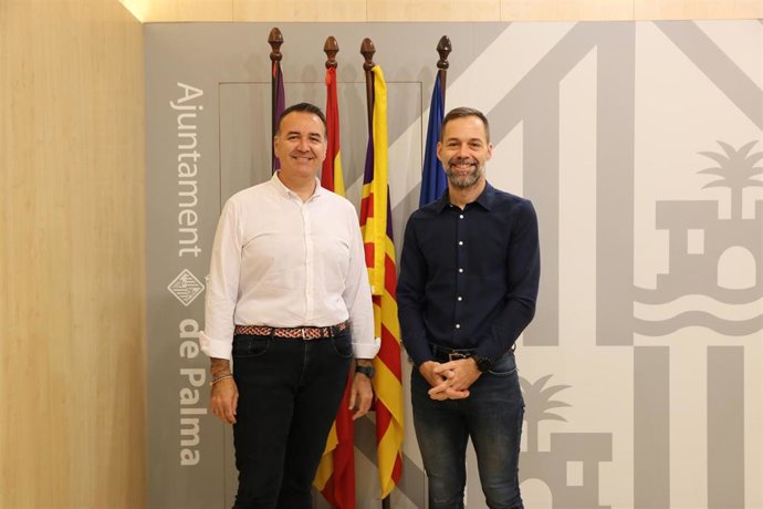 El portavoz del PSOE Palma, Xisco Ducrós, en rueda de prensa.