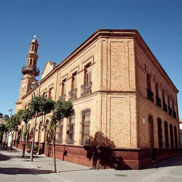 Archivo - Imagen de la fachada del Ayuntamiento de Nerva (Huelva).