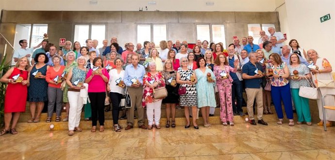 El Área de Gestión Sanitaria Nordeste de Granada ha rendido homenaje a 116 profesionales jubilados.