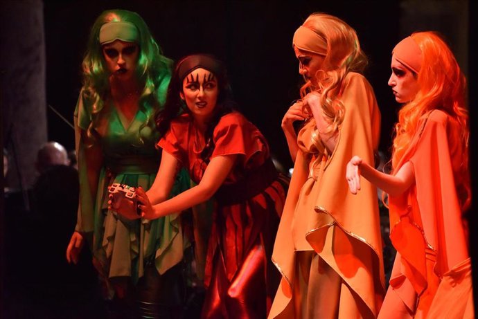 Archivo - Una escena de una anterior representación de 'Effetá' en la Mezquita-Catedral de Córdoba.