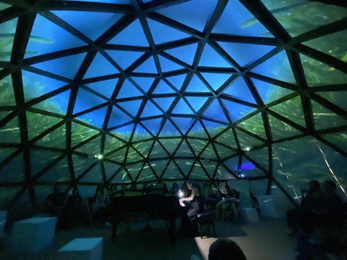 La artista Lidia  Papió en la Cúpula de la Sostenibilitat