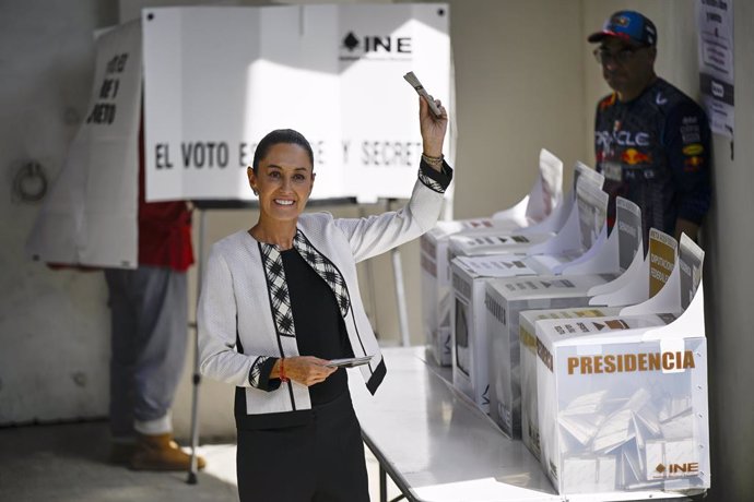 MEXICO CITY, June 3, 2024  -- Claudia Sheinbaum, presidential candidate for Morena Party, prepares to vote at a polling station in San Andres Totoltepec, in Mexico City, Mexico, on June 2, 2024. Mexico's electoral authority on Sunday kicked off the larges