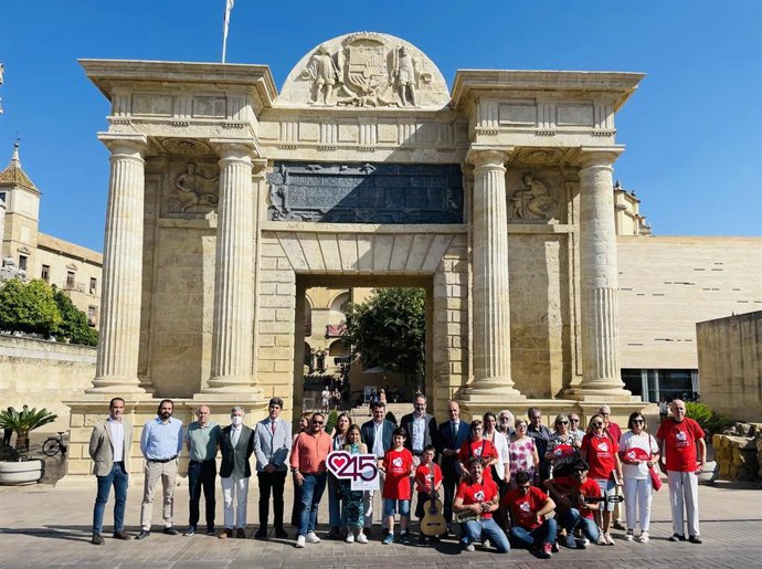 Participantes en la presentación del balance de los 45 años de actividad de donación y trasplante del Reina Sofía.