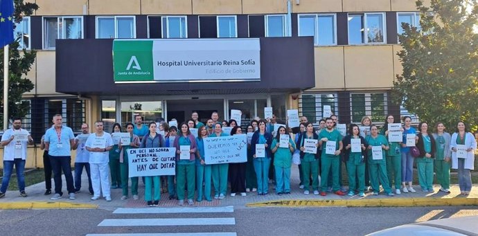 Una de las concentraciones de profesionales del Reina Sofía contra los recortes de personal.