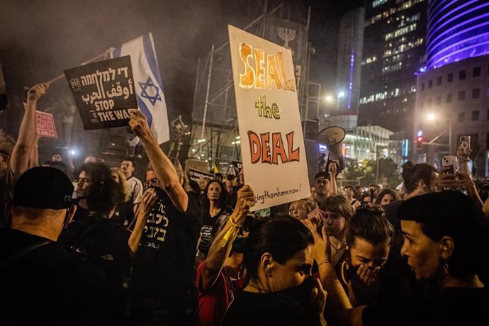 Manifestación a favor de un acuerdo por los rehenes en Tel Aviv