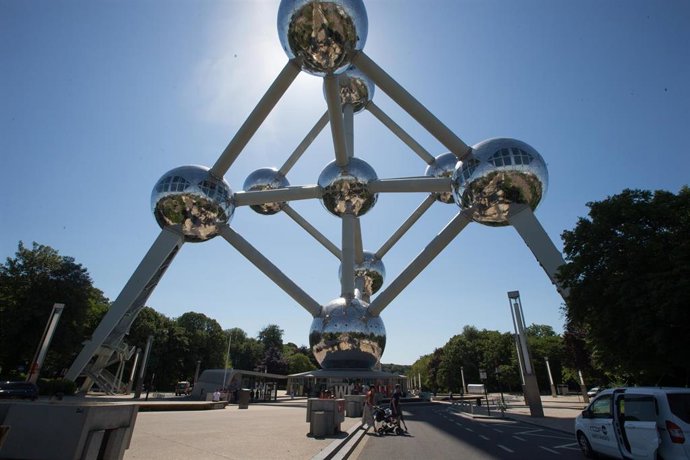 Archivo - 01 June 2020, Belgium, Brussels: A general view of the Atomium tourist attraction after it has been reopened by members of the Belgian royal family as Belgium observes phase two of easing restrictions imposed amid the coronavirus pandemic. Photo