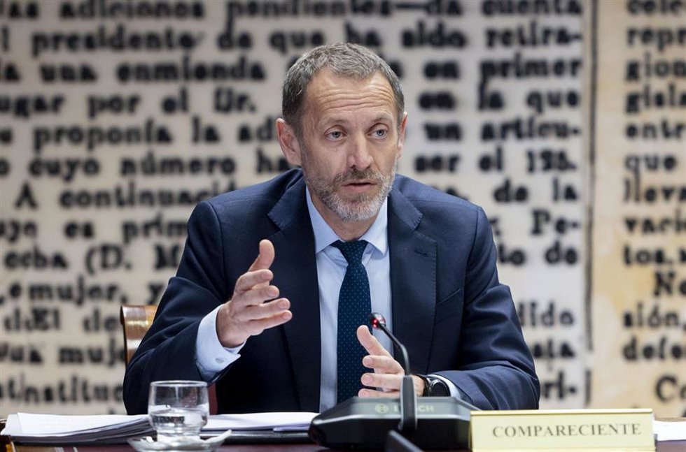 El presidente del Administrador de Infraestructuras Ferroviarias (ADIF), Ángel Contreras Marín, comparece durante la Comisión de Investigación sobre el caso Koldo, en el Senado, a 4 de junio de 2024, en Madrid (España). 