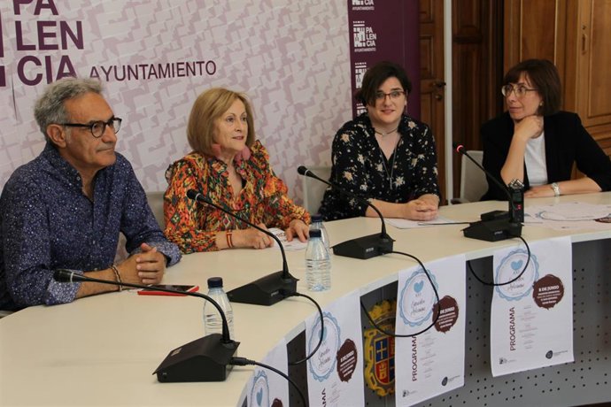 La concejala de Servicios Sociales durante la rueda de prensa.