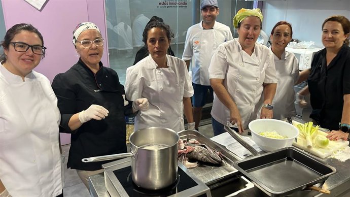 La Junta imparte un curso sobre buena alimentación dirigido a los profesionales de la cocina que trabajan en la Administración