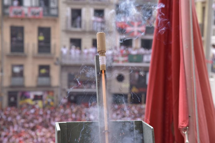 Archivo - Chupinazo de San Fermín.