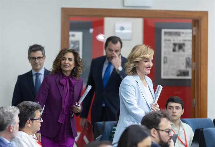 (I-D) La ministra de Educación y Formación Profesional, Pilar Alegría; la vicepresidenta cuarta y ministra de Hacienda, María Jesús Montero; el ministro de la Presidencia, Justicia y Relaciones con las Cortes, Félix Bolaños y el ministro de Transportes 