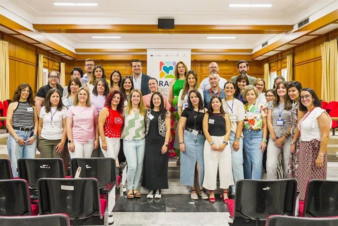 Incorporación de 28 trabajadores en Córdoba para impulsar la inclusión social y laboral en zonas desfavorecidas.