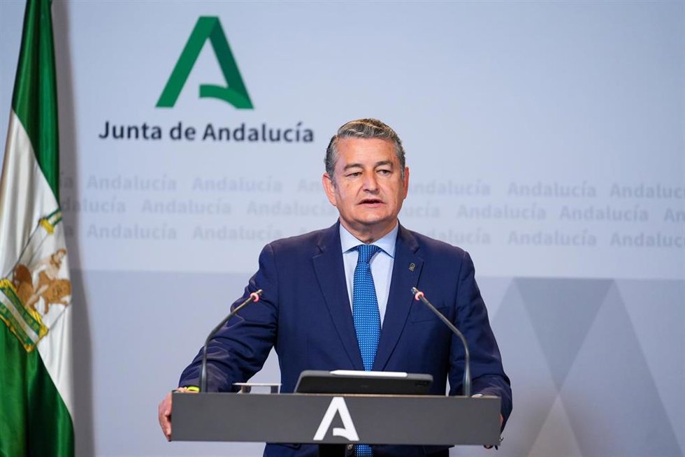 El consejero de la Presidencia, Interior, Diálogo Social y Simplificación Administrativa Antonio Sanz Cabello interviene durante la rueda de prensa. A 4 de junio de 2024, en Sevilla (Andalucía, España).Rueda de prensa posterior a la reunión del Consejo 