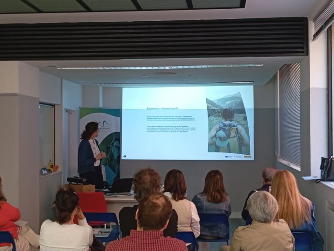 Reunión del proyecto de la red de cruceros fluviales y costeros celebrada en Rioseco.