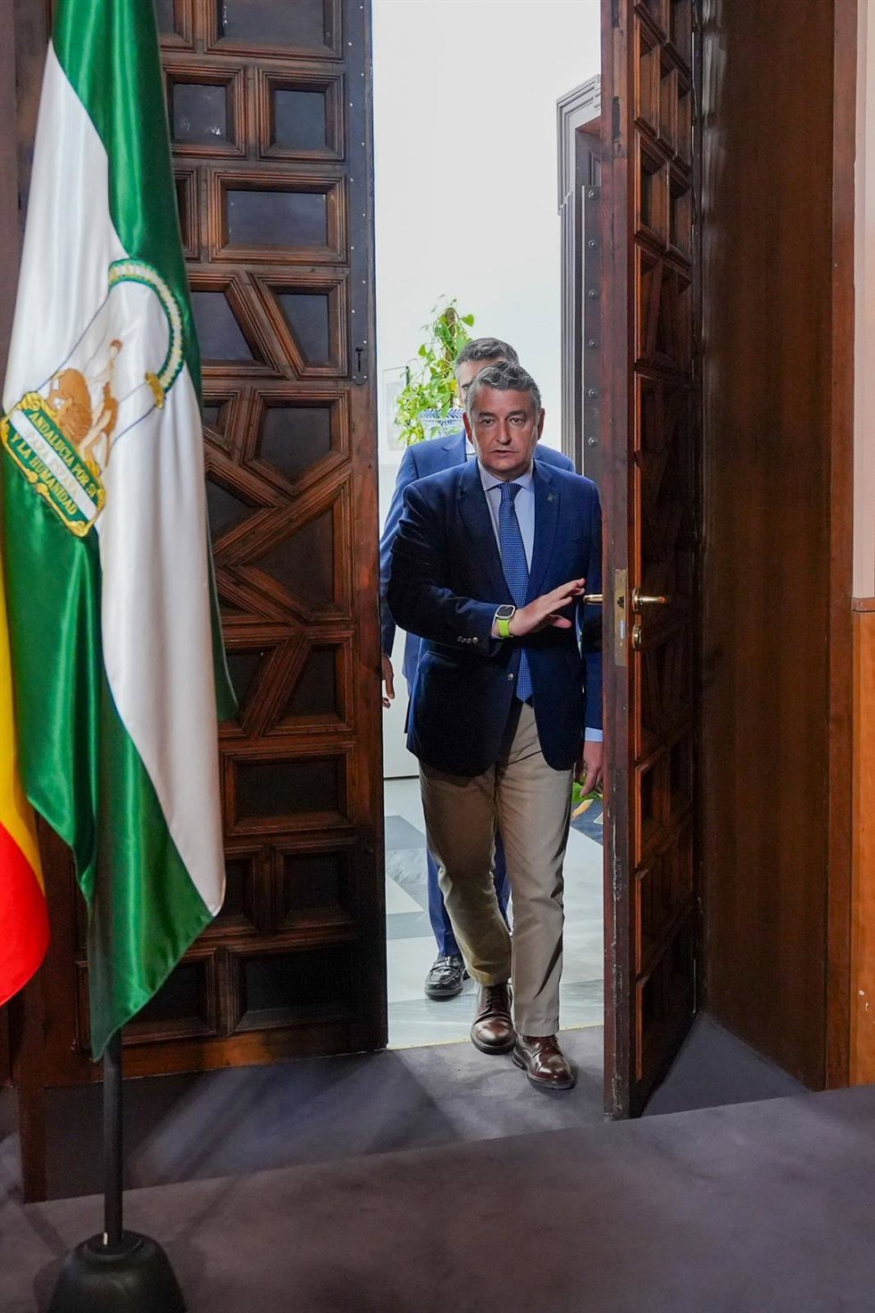 El consejero de la Presidencia, Antonio Sanz, este martes antes del inicio de la rueda de prensa del Consejo de Gobierno. 