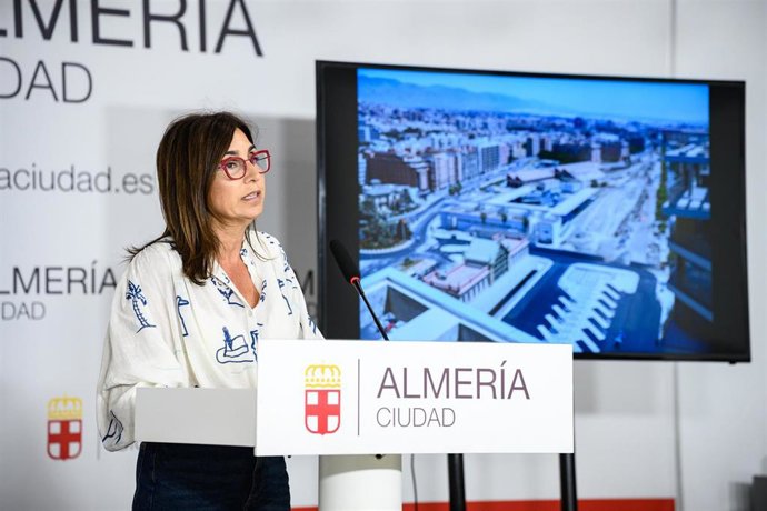 La portavoz del equipo de Gobierno del Ayuntamiento de Almería, Sacramento Sánchez.