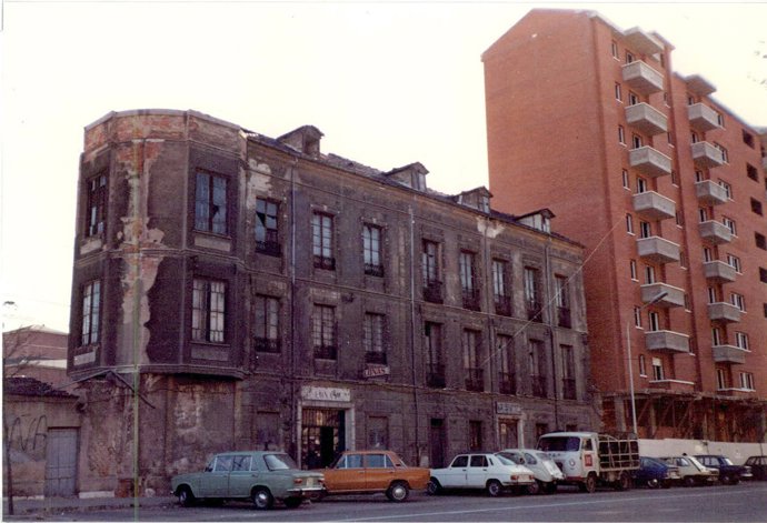 Imagen antigua del edificio en el que nació Concha Velasco en la calle Recondo de Valladolid