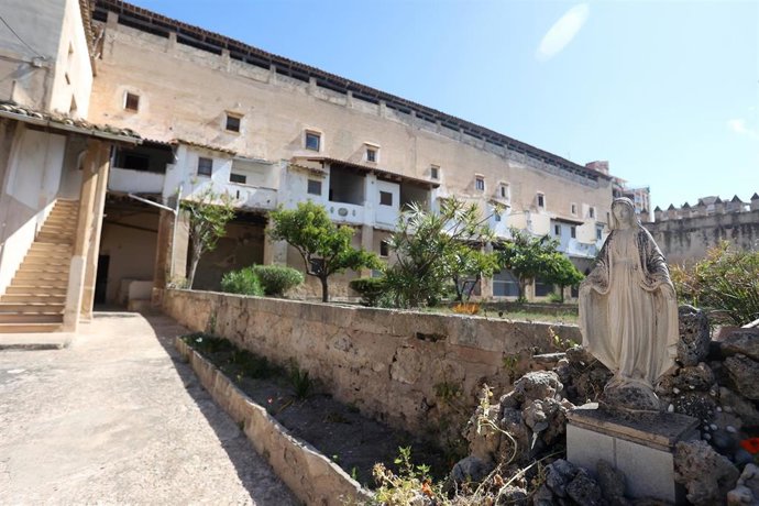 Exterior del Monasterio de Santa Isabel, a 17 de mayo de 2024, en Palma.