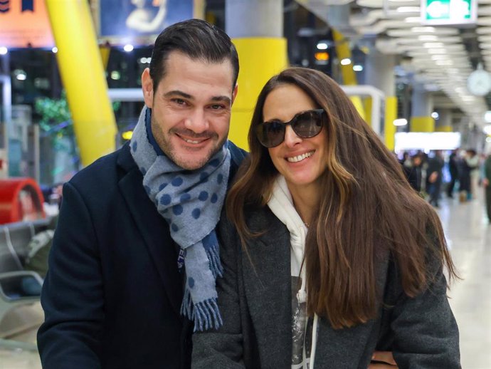 Archivo - Juan Pablo Lauro recibe a Nuria Fergó en el aeropuerto