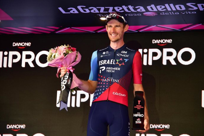 Archivo - Derek Gee tras ganar una etapa en el Giro de Italia 2023