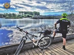 La Policía Local de Vitroria-Gasteiz patrulla en bicicleta la ciudad