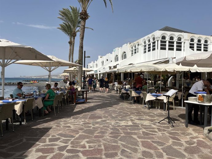 Imagen de recurso de turistas en el sur de Tenerife.