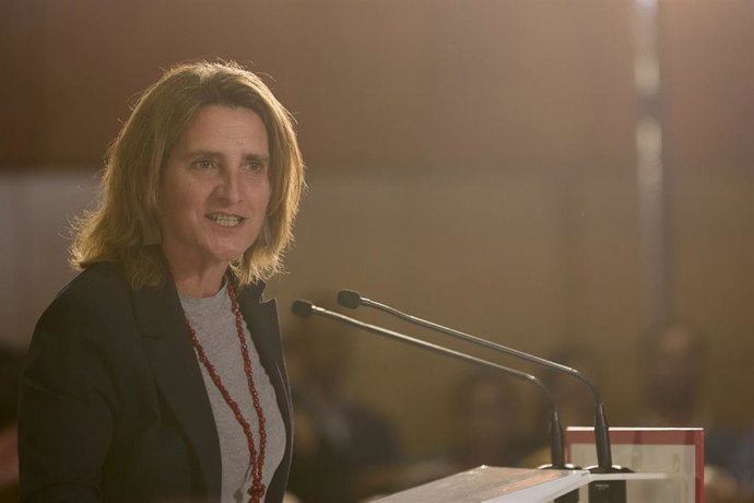 La candidata del PSOE para las elecciones europeas, Teresa Ribera, participa en un acto político, en el Centro Cívico Clara Campoamor, a 30 de mayo de 2024, en Barakaldo, Vizcaya, País Vasco (España). 