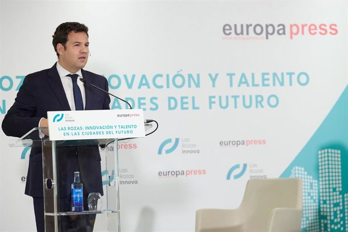 El alcalde de Las Rozas y presidente de Las Rozas Innova, José de la Uz, interviene durante el encuentro informativo organizado por Europa Press, Las Rozas Innova,  'Las Rozas: Innovación y Talento', a 4 de junio de 2024, en Madrid (España).