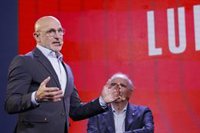 Luis de la Fuente renueva hasta 2026