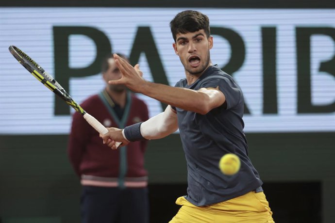 Carlos Alcaraz of Spain during day 4 of the 2024 French Open, Roland-Garros 2024, Grand Slam tennis tournament on May 29, 2024 at Roland-Garros stadium in Paris, France - Photo Jean Catuffe / DPPI