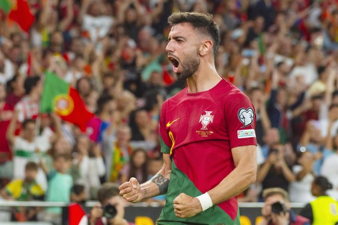 Archivo - Bruno Fernandes of Portugal celebrating the second goal during the UEFA Euro 2024, European Qualifiers, Group J, football match between Portugal and Bosnia and Herzegovina on June 17, 2023 at Estádio do SL Benfica in Lisbon, Portugal - Photo Jos