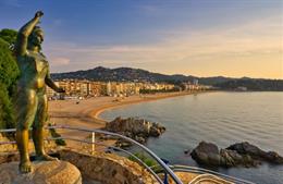 Archivo - Vista de la playa de Lloret de Mar