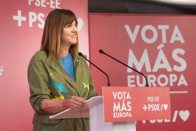 La candidata vasca a las elecciones europeas Idoia Mendia en un acto de campaña