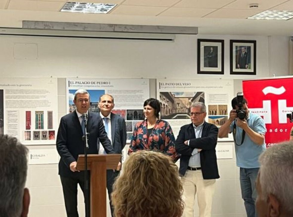 Inauguración de la exposición 'Paseo Matemático Al-Ándalus' de la Fundación Descubre.