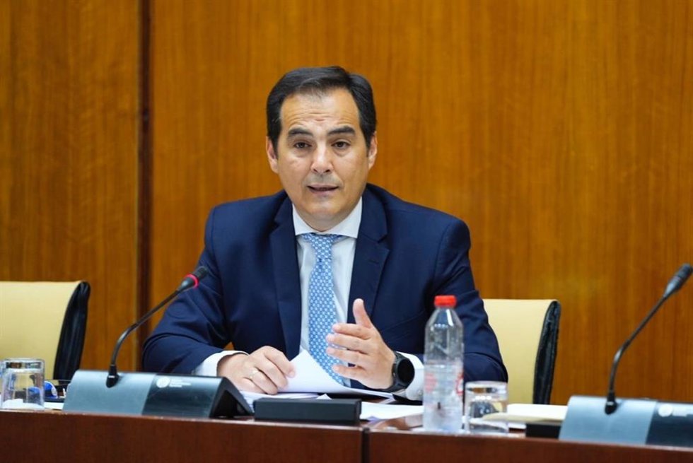 El consejero de Justicia de la Junta, José Antonio Nieto, en la comisión parlamentaria del 5 de junio de 2024.