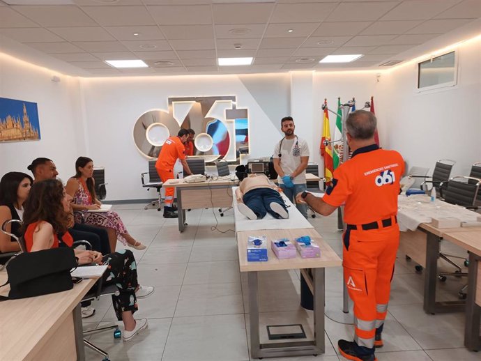El Centro de Emergencias Sanitarias 061 de Andalucía acoge el taller de 'Entrenamiento en competencia en emergencias' como actividad previa al 34 Congreso Nacional de la Sociedad Española de Medicina de Emergencias Sanitarias que se celebrará en Sevilla.